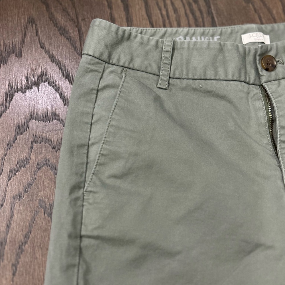 J.CREW • SHORTS - Picture 4 of 7